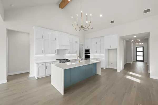 $819,990 | 4726 Hawthorn Hls Lane, Arlington, TX 76005