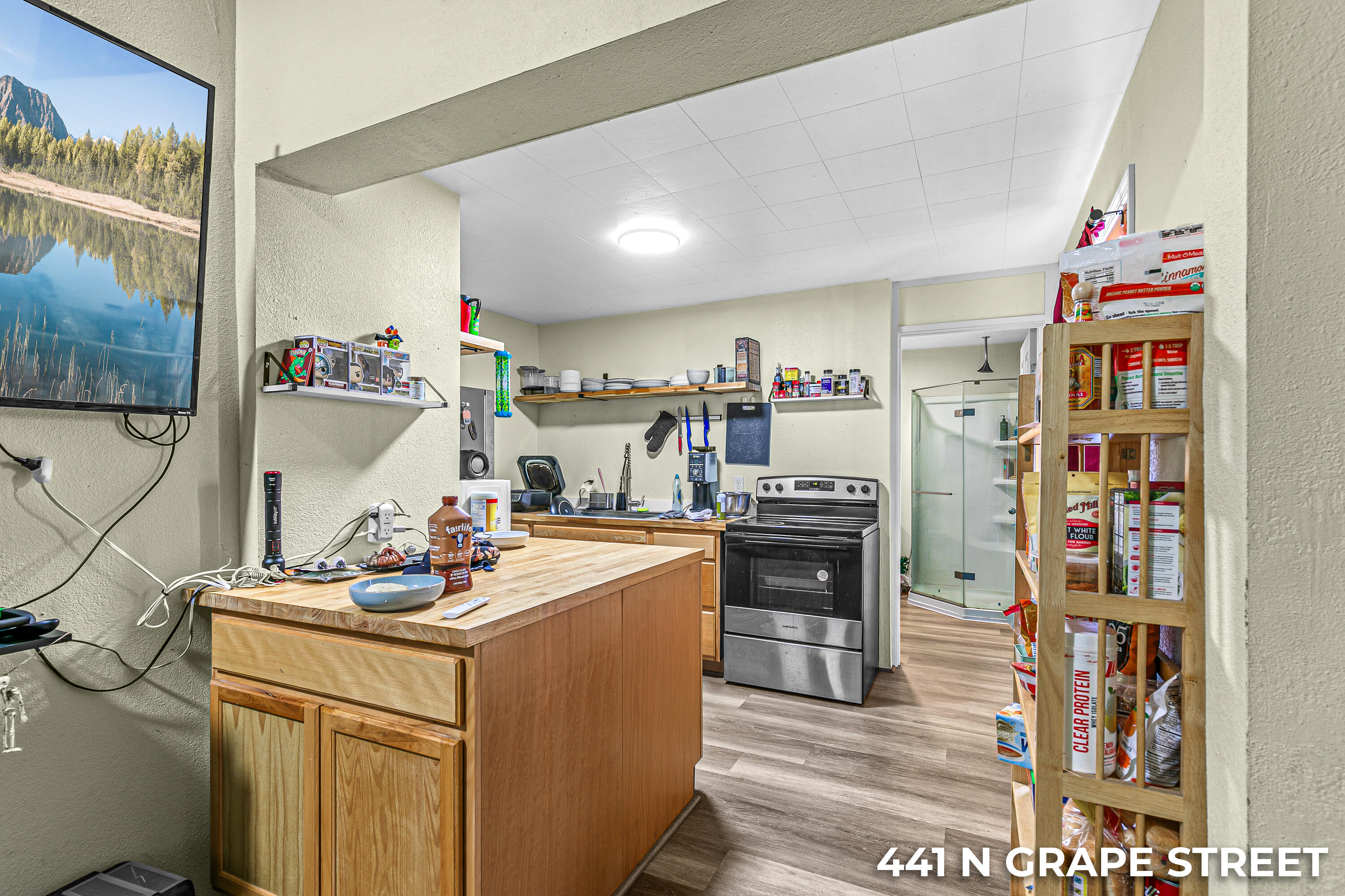 441 North Grape Street Medford, OR 97501 - Photo 10 of 30 9R9A5103