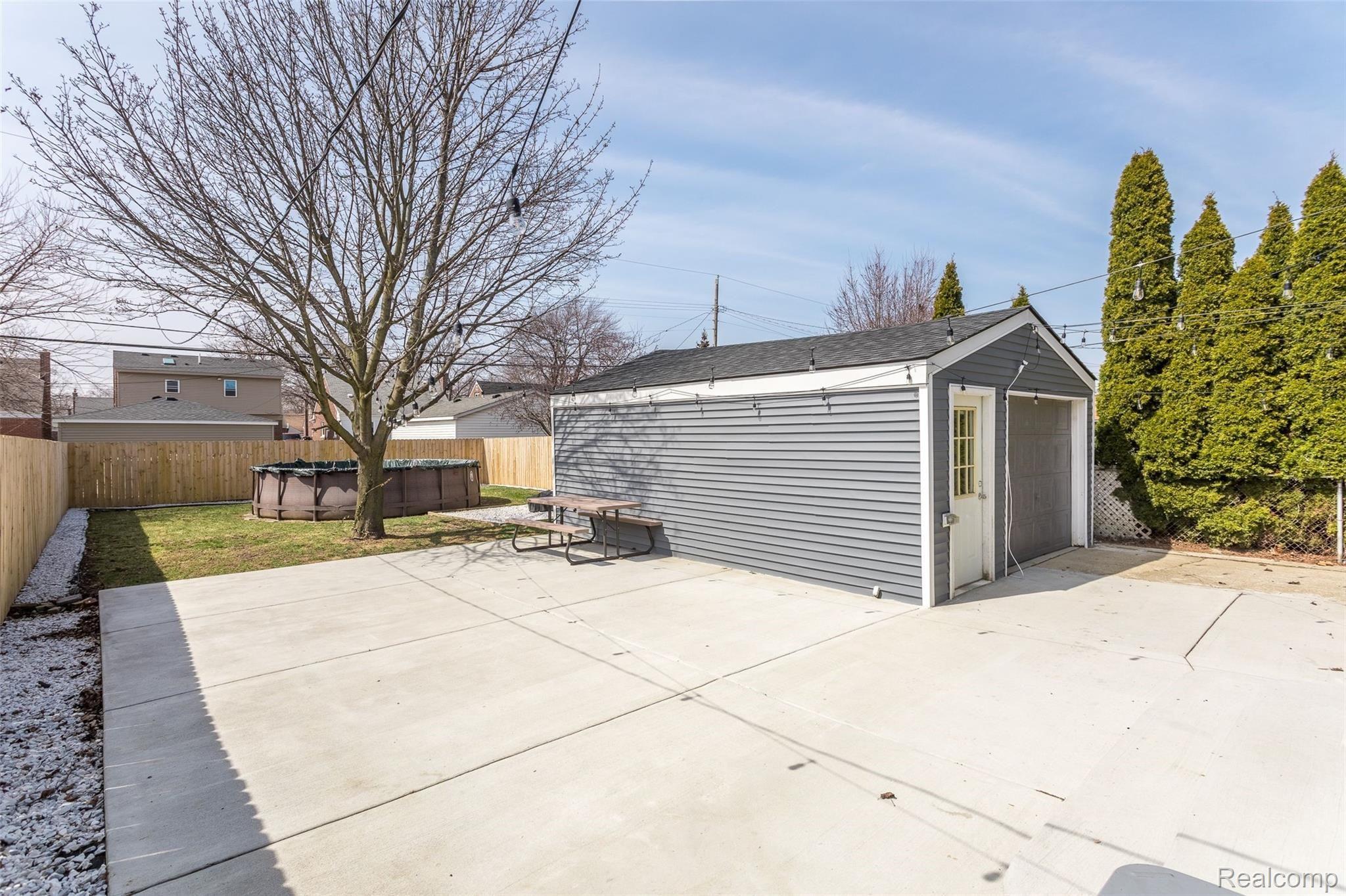 9836 Ruth Avenue Allen Park, MI 48101 - Photo 27 of 30 SK0jLzAw.jpeg