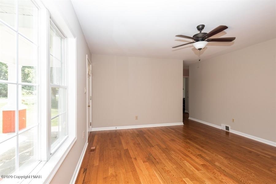 1368 Reish Road Stroudsburg, PA 18360 - Photo 5 of 25 05_1368REISHRD_2005_LowRes