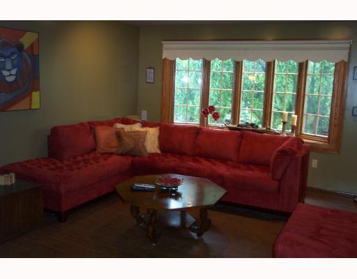 472 McClane Farm Road Washington, PA 15301 - Photo 7 of 8 Living Room.
