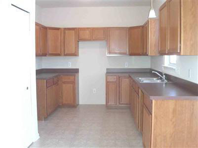 6099 Davison Road Burton, MI 48509 - Photo 2 of 8 20196399-1.JPG
