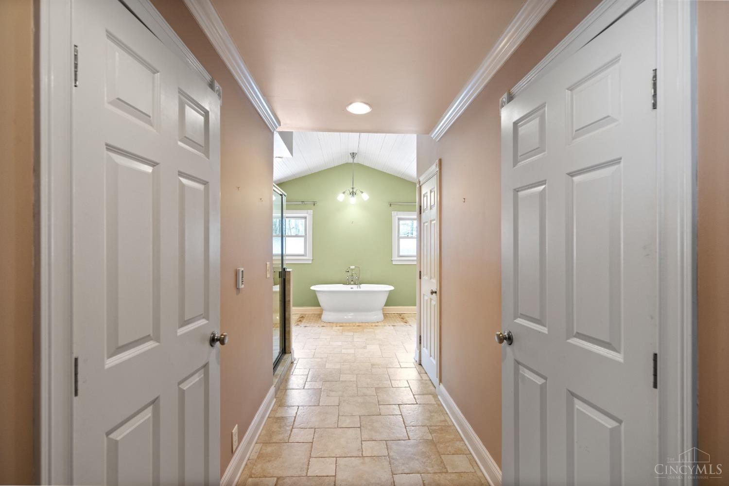 7416 Ayers Road Cincinnati, OH 45255 - Photo 27 of 59 Walk in closets