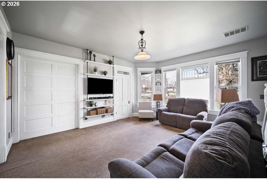 610 Ruckman Avenue Imbler, OR 97841 - Photo 22 of 46 Living Room