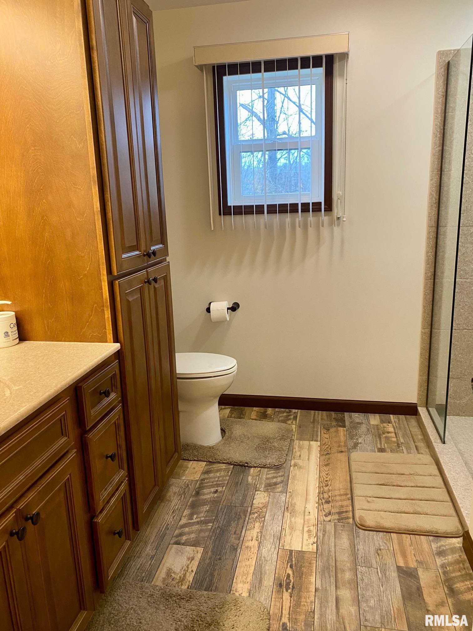 1360 Pershing Road West Frankfort, IL 62896 - Photo 13 of 25 Gallery Image 13