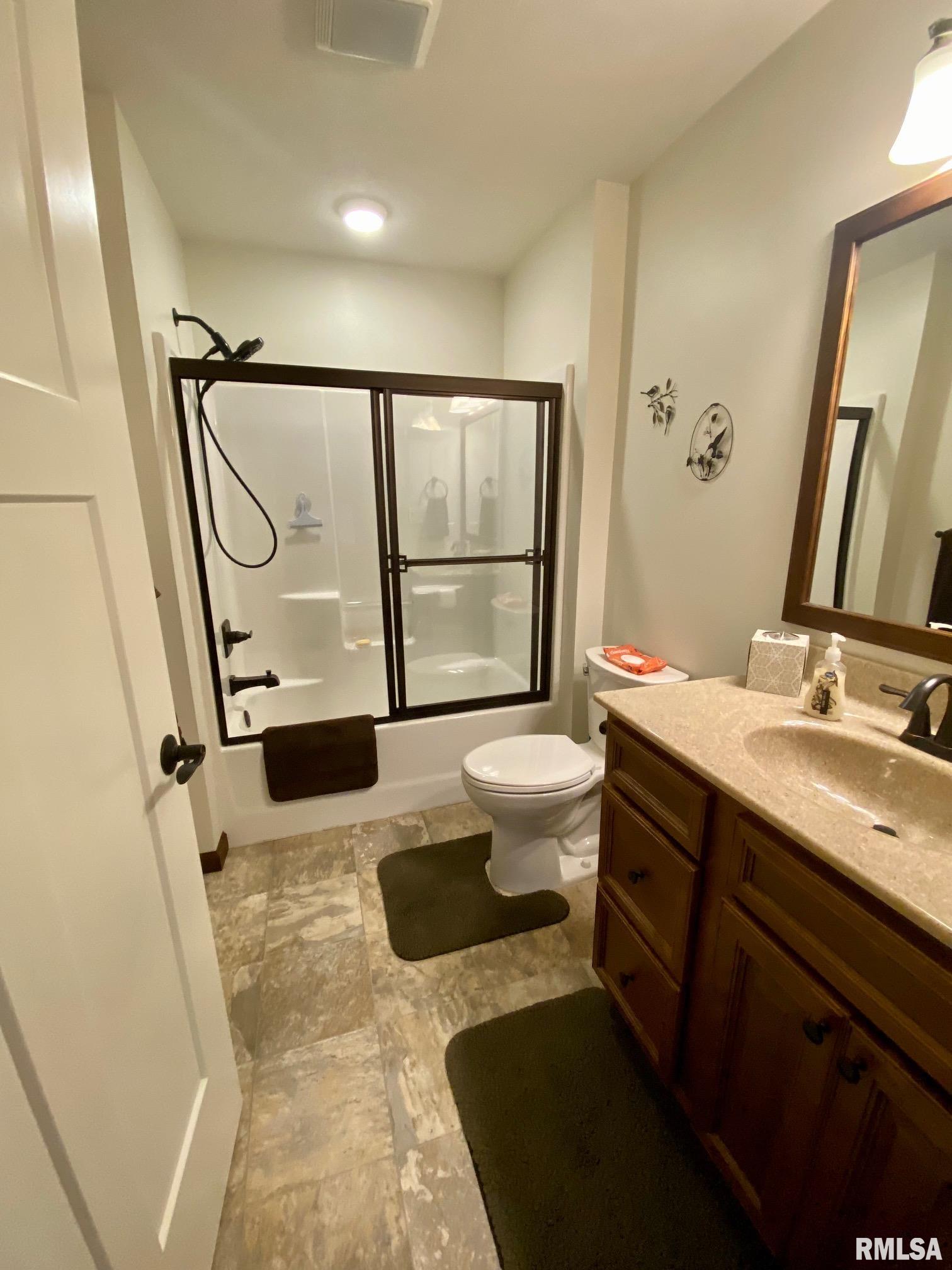 1360 Pershing Road West Frankfort, IL 62896 - Photo 15 of 25 Gallery Image 15