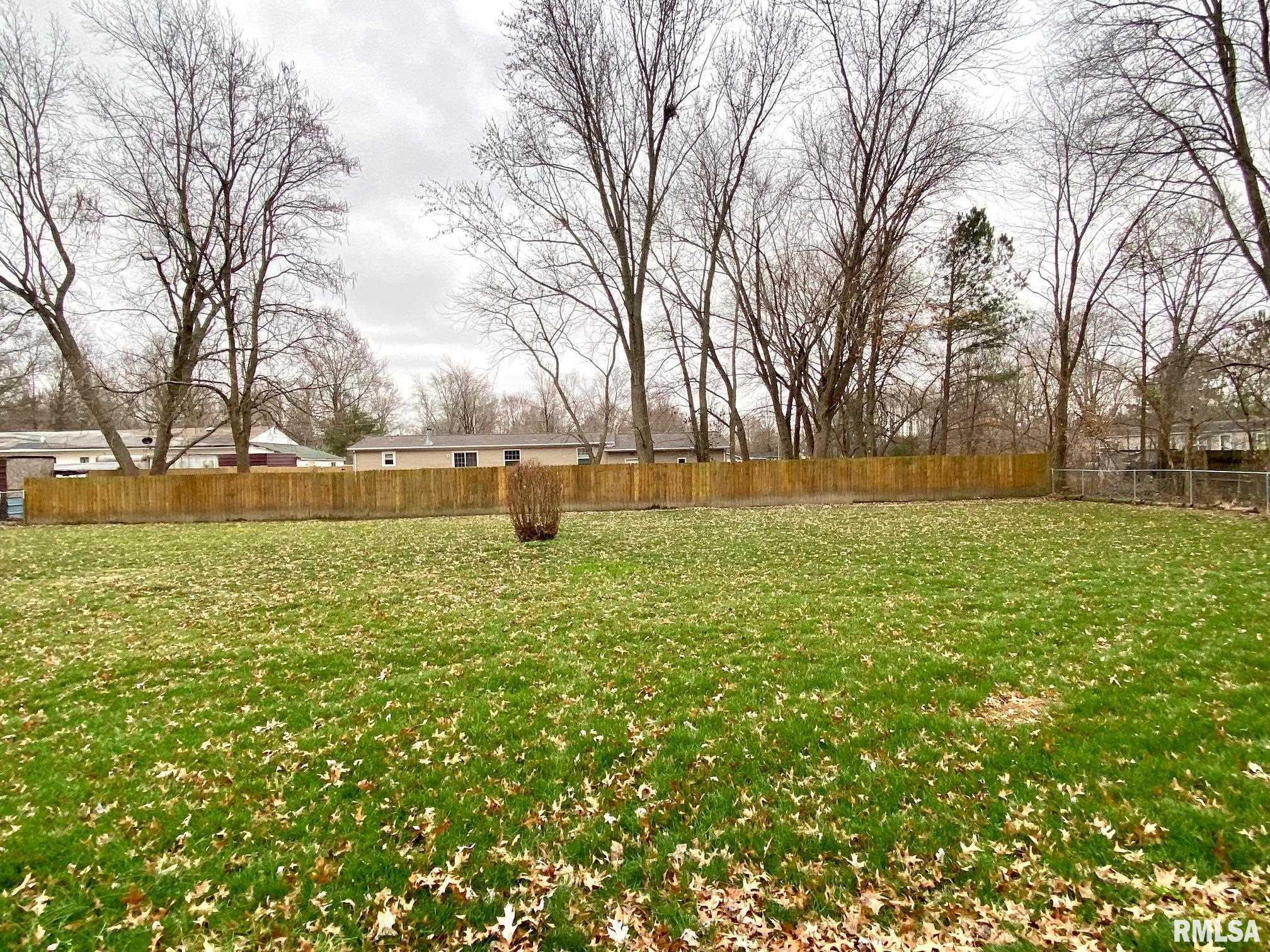1360 Pershing Road West Frankfort, IL 62896 - Photo 22 of 25 Gallery Image 22