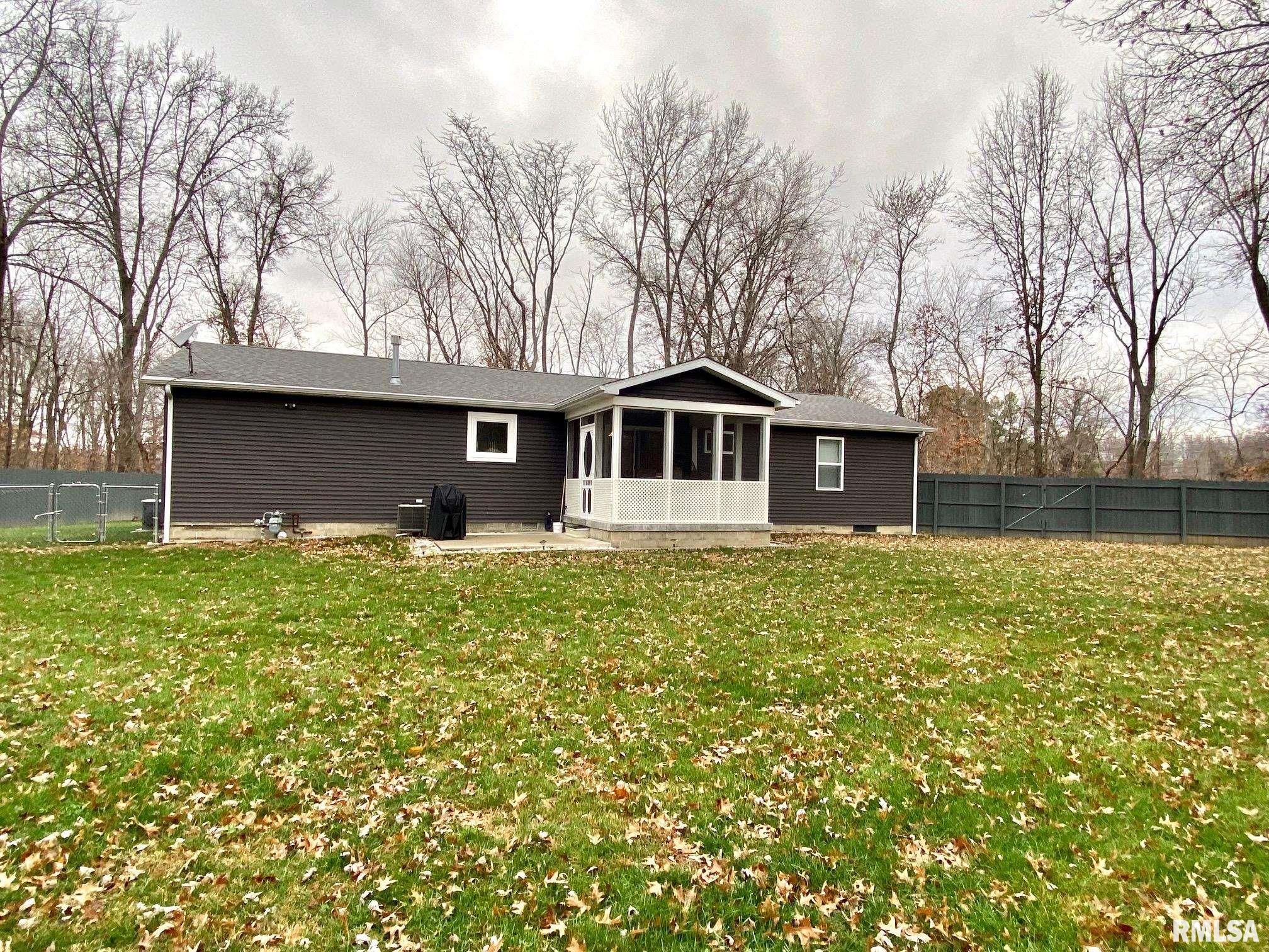 1360 Pershing Road West Frankfort, IL 62896 - Photo 23 of 25 Gallery Image 23