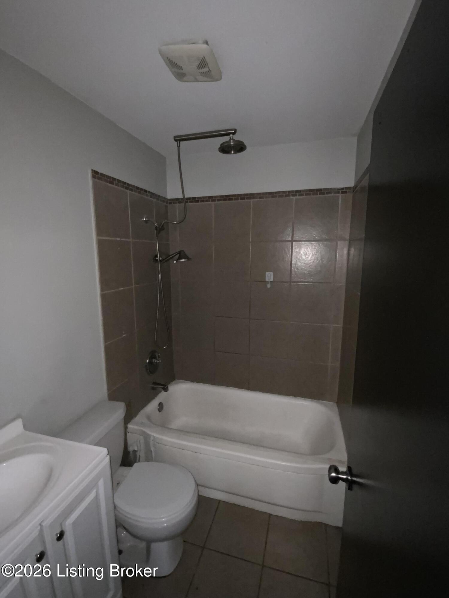 141 Meadowood Road Louisville, KY 40229 - Photo 8 of 12 IMG_0913