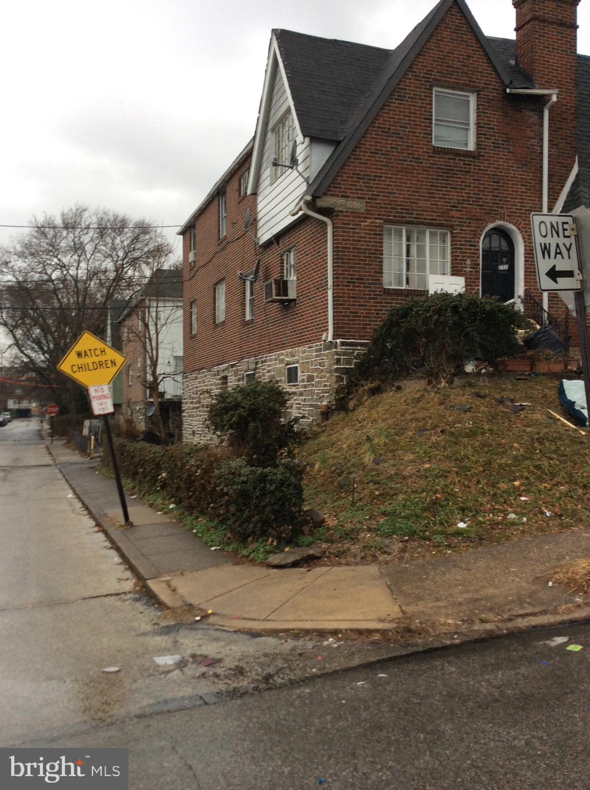 252 Wiltshire Road Upper Darby, PA 19082 - Photo 2 of 2
