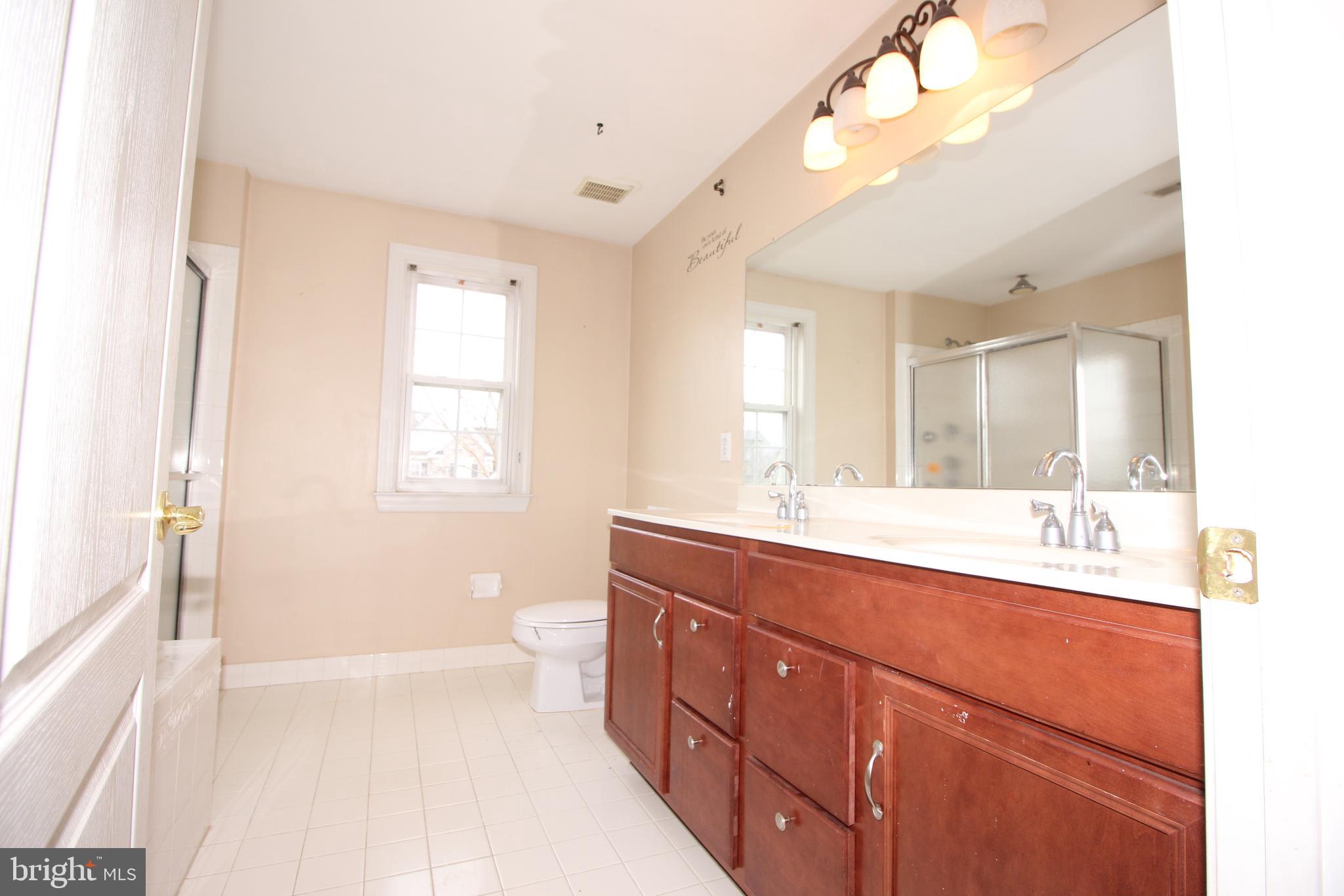 6 Banbury Road Lumberton, NJ 08048 - Photo 22 of 31 Master bath