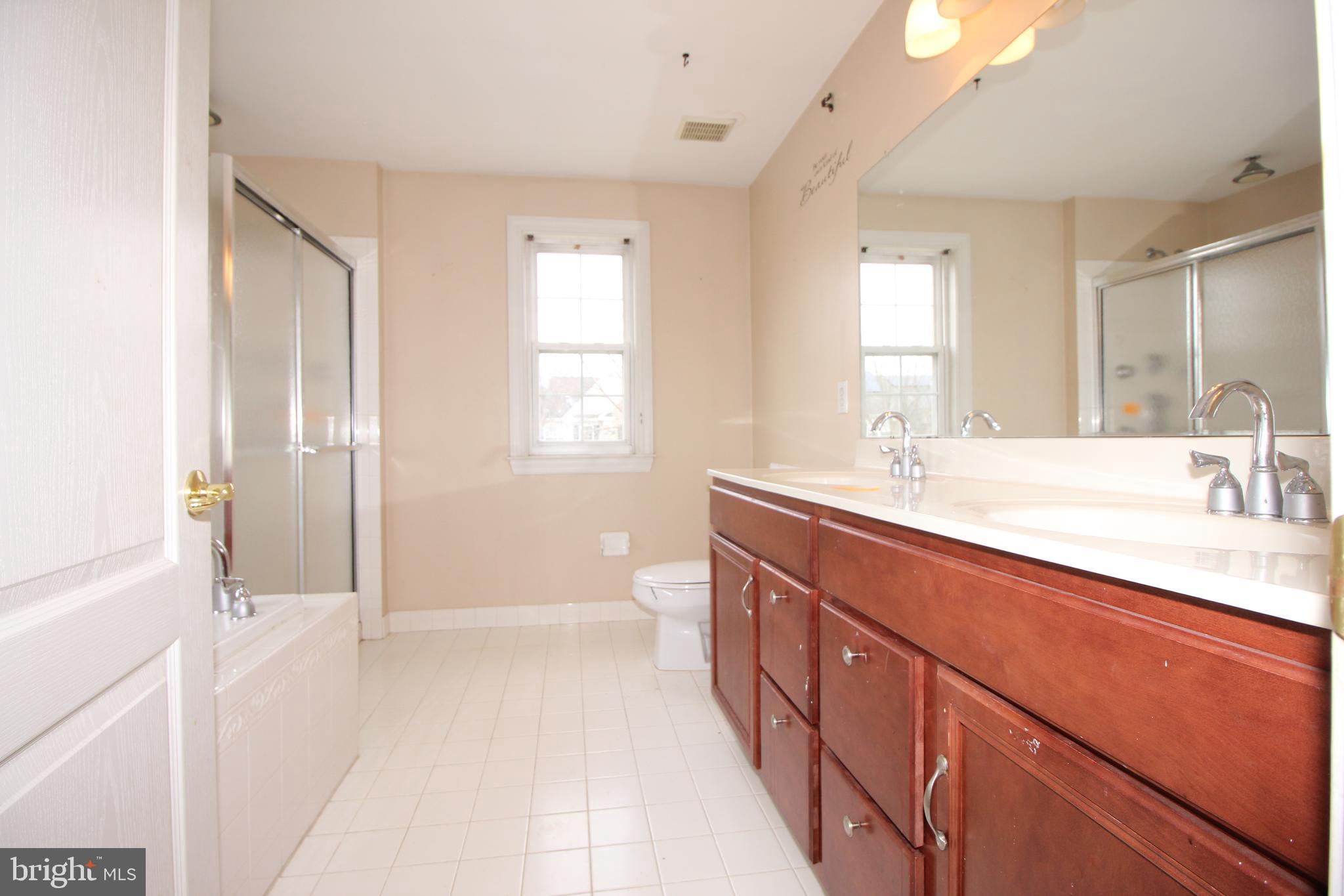 6 Banbury Road Lumberton, NJ 08048 - Photo 23 of 31 Master bath