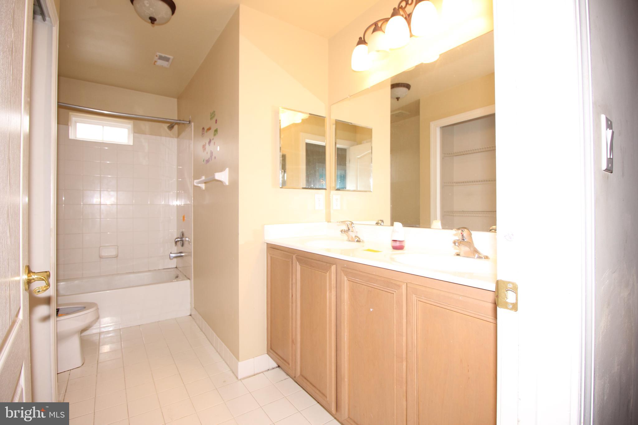 6 Banbury Road Lumberton, NJ 08048 - Photo 24 of 31 Hall Bath