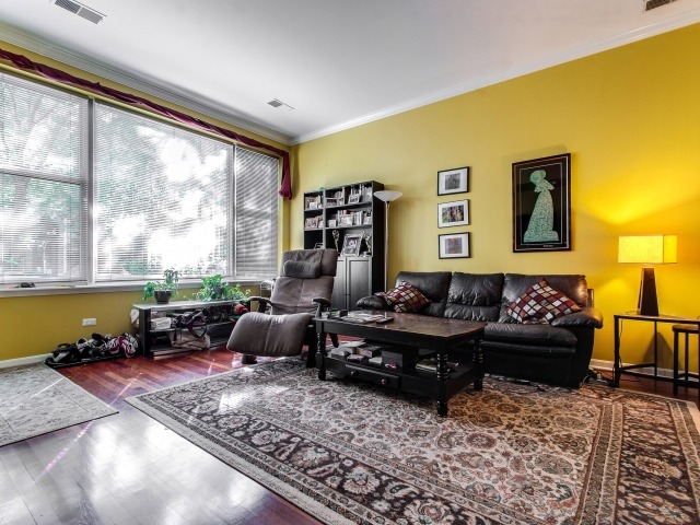 922 North Howe Street, Unit 922 Chicago, IL 60610 - Photo 4 of 15