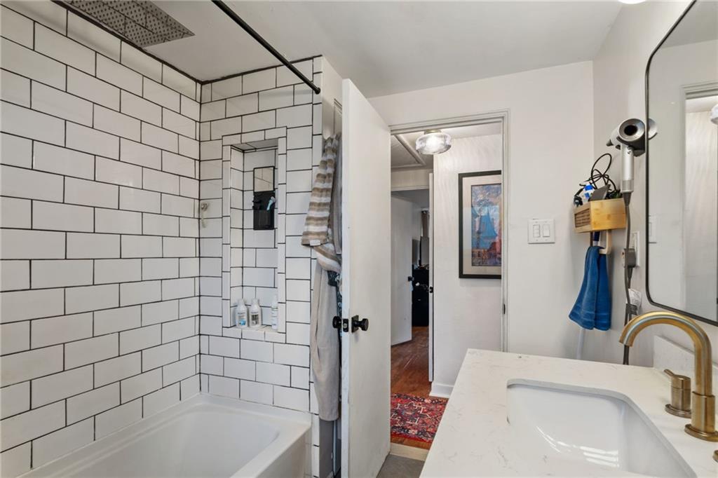 1018 Forsythe Road Carnegie, PA 15106 - Photo 25 of 44 Full Bathroom