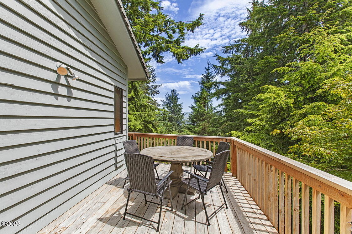 445 Summit View Lane Gleneden Beach, OR 97388 - Photo 52 of 67 Deck off Kitchen