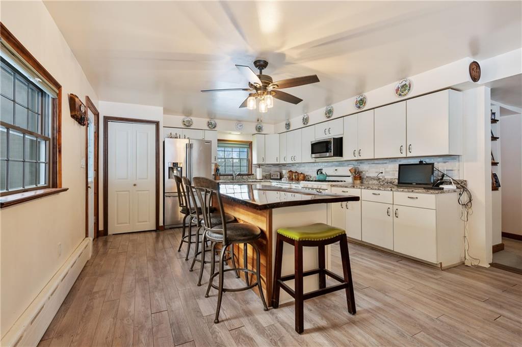 1639 Middle Road Glenshaw, PA 15116 - Photo 11 of 30 Kitchen