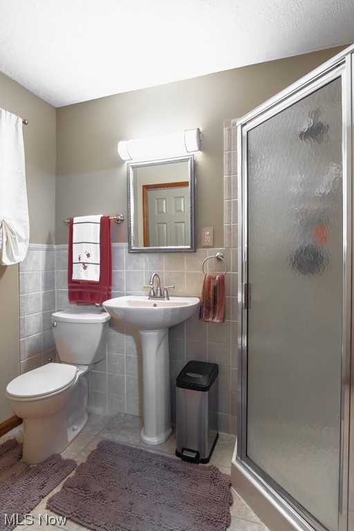 28309 Township Line Road East Rochester, OH 44625 - Photo 18 of 35 Master bathroom with shower