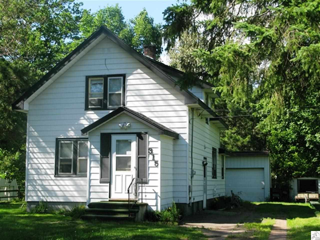 315 East Locust Street Duluth, MN 55811 - Photo 1 of 17 Front of Home