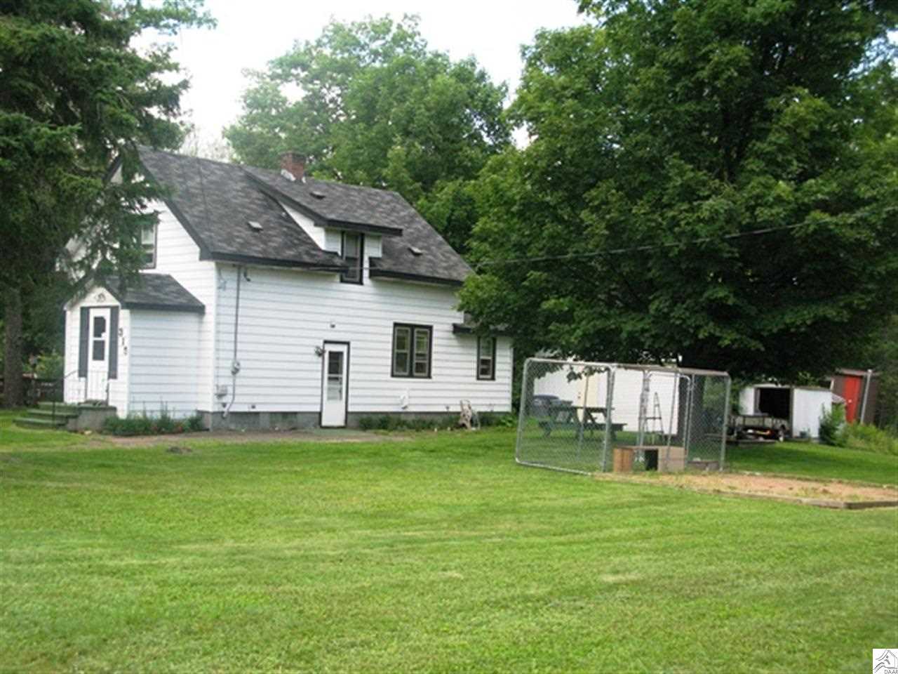 315 East Locust Street Duluth, MN 55811 - Photo 13 of 17 Side yard