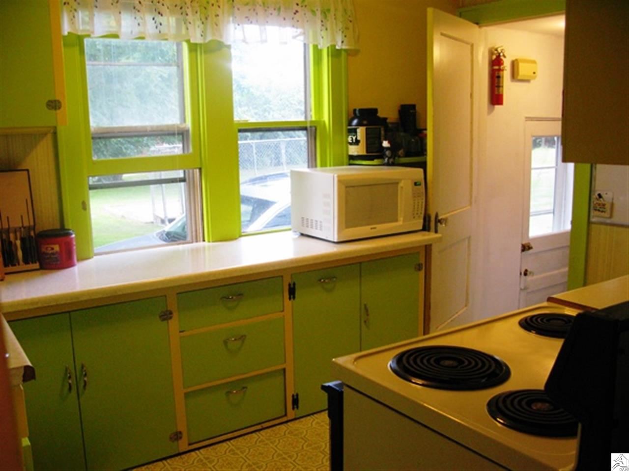 315 East Locust Street Duluth, MN 55811 - Photo 4 of 17 Kitchen