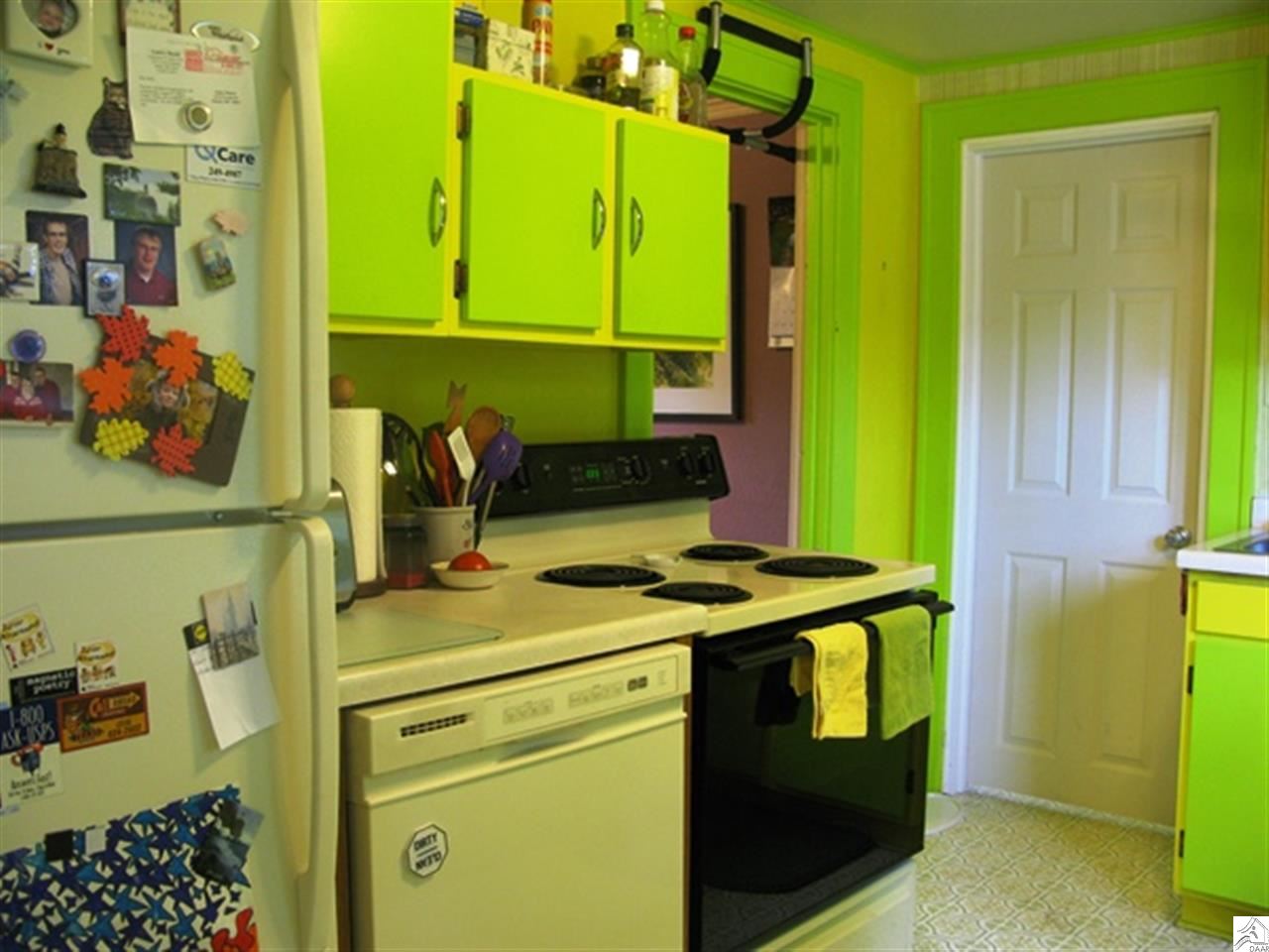 315 East Locust Street Duluth, MN 55811 - Photo 5 of 17 Kitchen