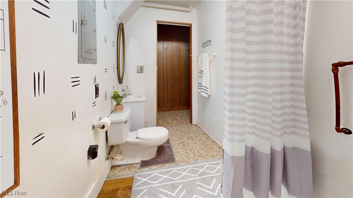 1641 Valley Mills Road Waverly, WV 26184 - Photo 30 of 43 MAIN FLOOR HALF BATH W LAUNDRY AREA