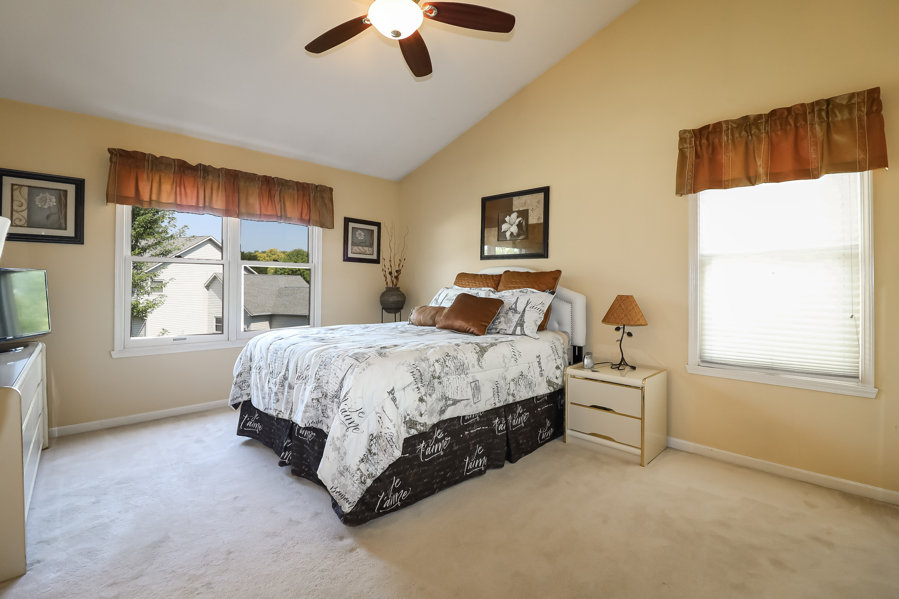 10784 Thistle Ridge Fishers, IN 46038 - Photo 19 of 42 Gallery Image 19