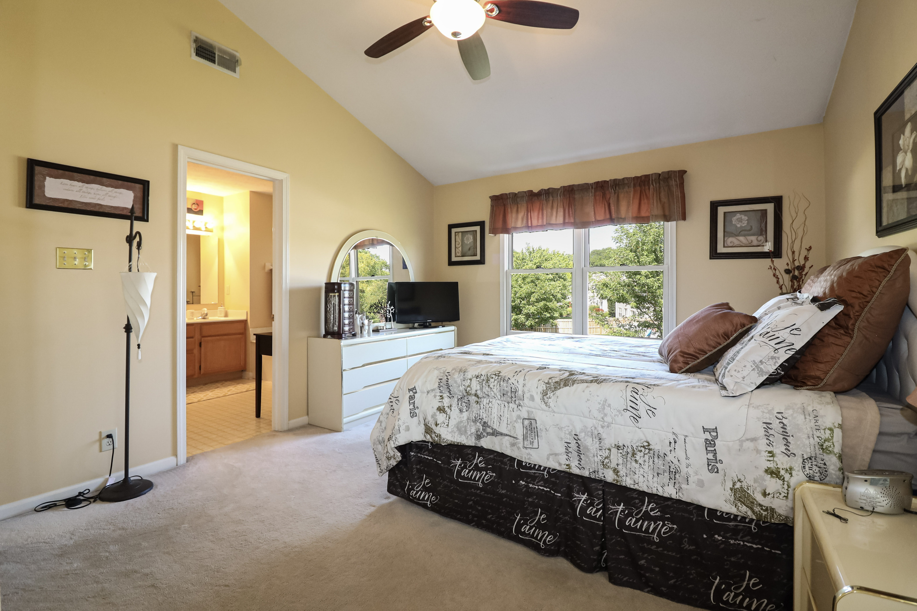 10784 Thistle Ridge Fishers, IN 46038 - Photo 20 of 42 Gallery Image 20