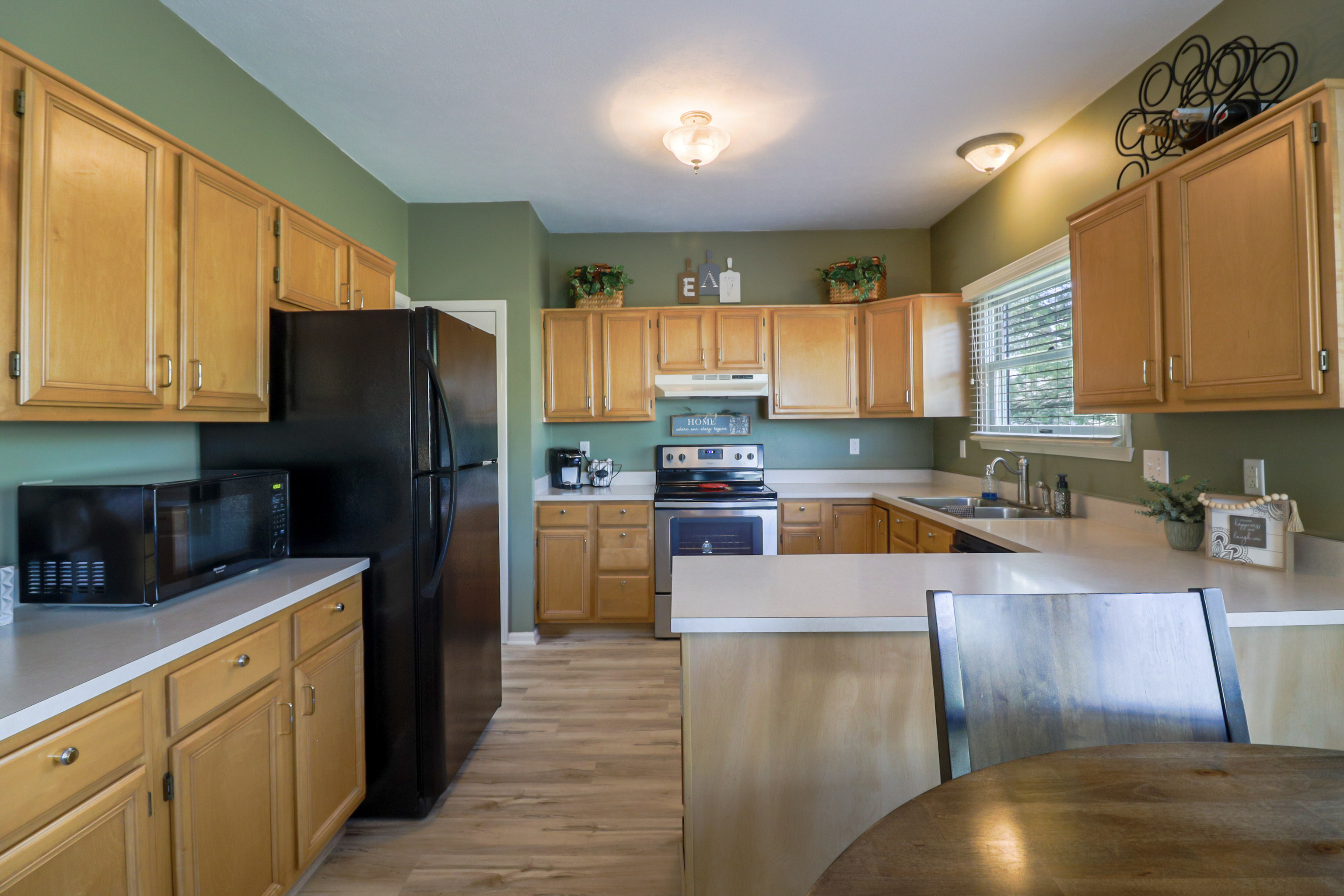 10784 Thistle Ridge Fishers, IN 46038 - Photo 8 of 42 Gallery Image 8