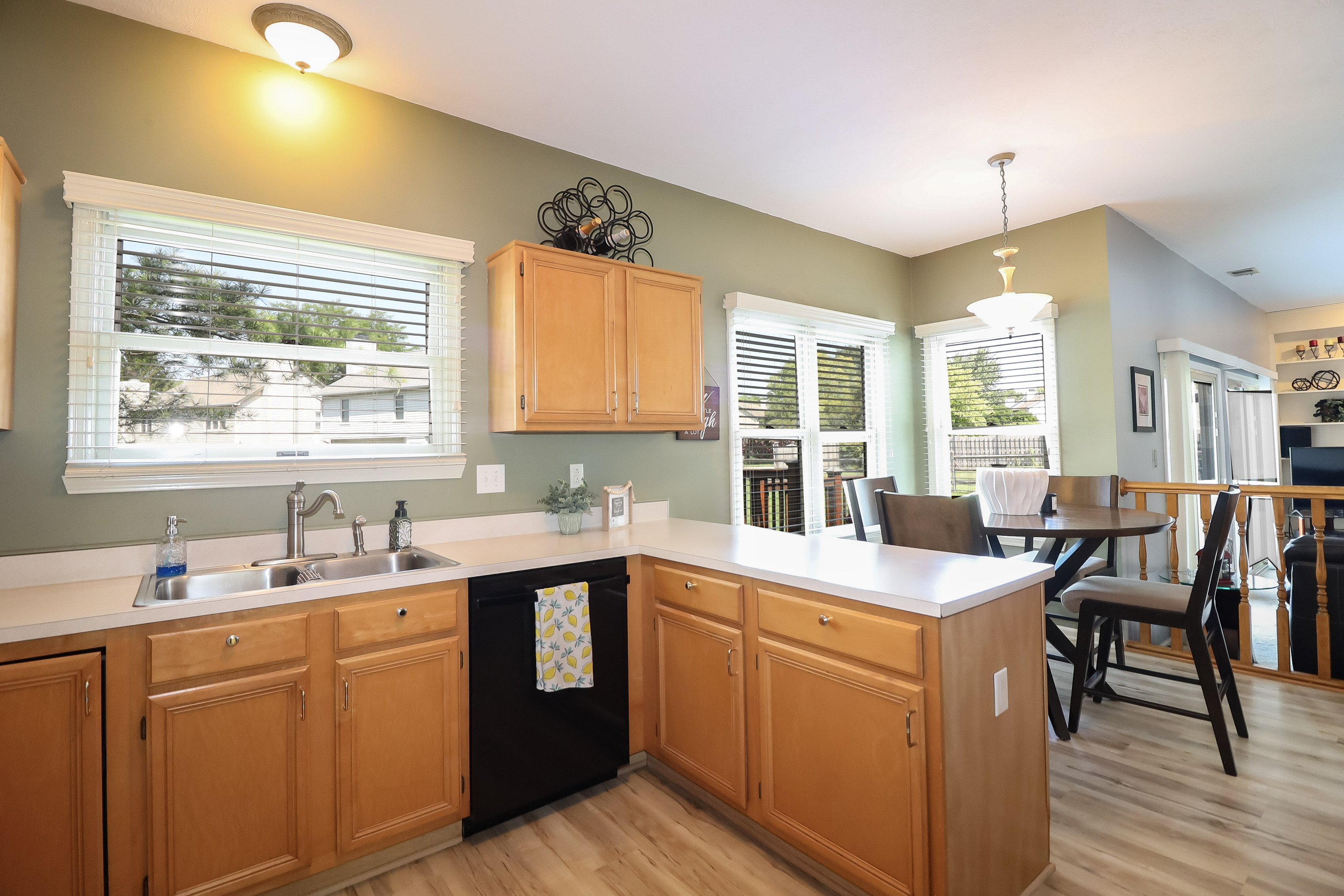 10784 Thistle Ridge Fishers, IN 46038 - Photo 9 of 42 Gallery Image 9
