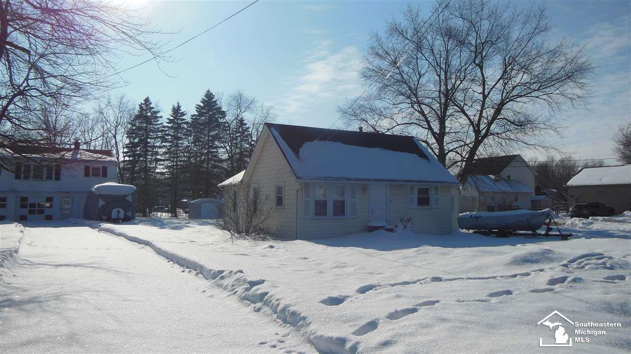 8307 Summerfield Road Lambertville, MI 48144 - Photo 1 of 9 50034631.JPG