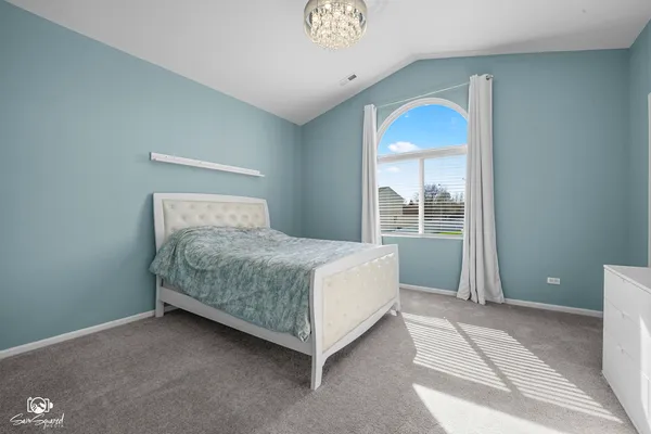 $350,000 | 905 Mission Boulevard, Joliet, IL 60436