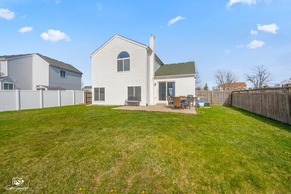 $350,000 | 905 Mission Boulevard, Joliet, IL 60436