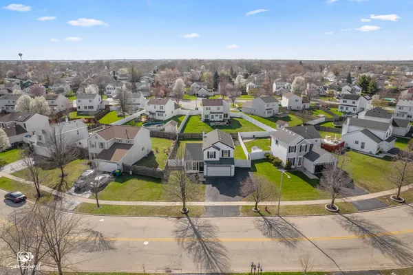 $350,000 | 905 Mission Boulevard, Joliet, IL 60436