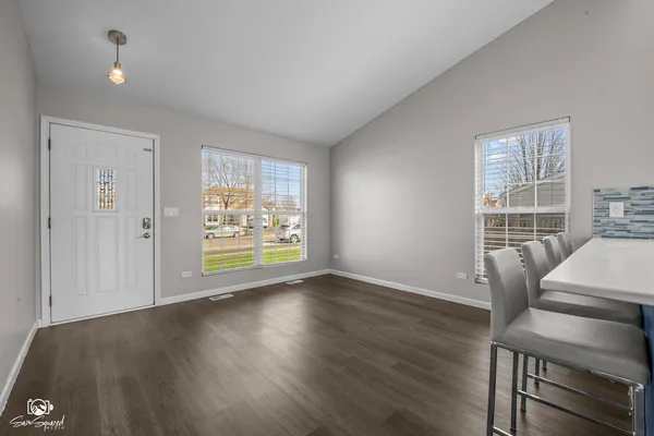 $350,000 | 905 Mission Boulevard, Joliet, IL 60436
