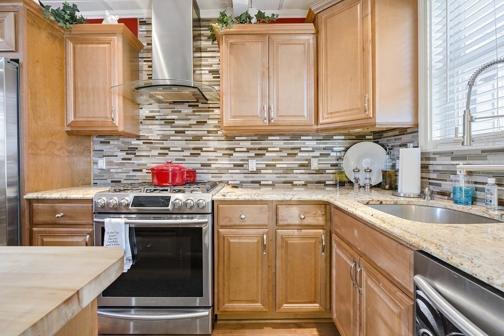 79 Allen Avenue Lynn, MA 01902 - Photo 10 of 25