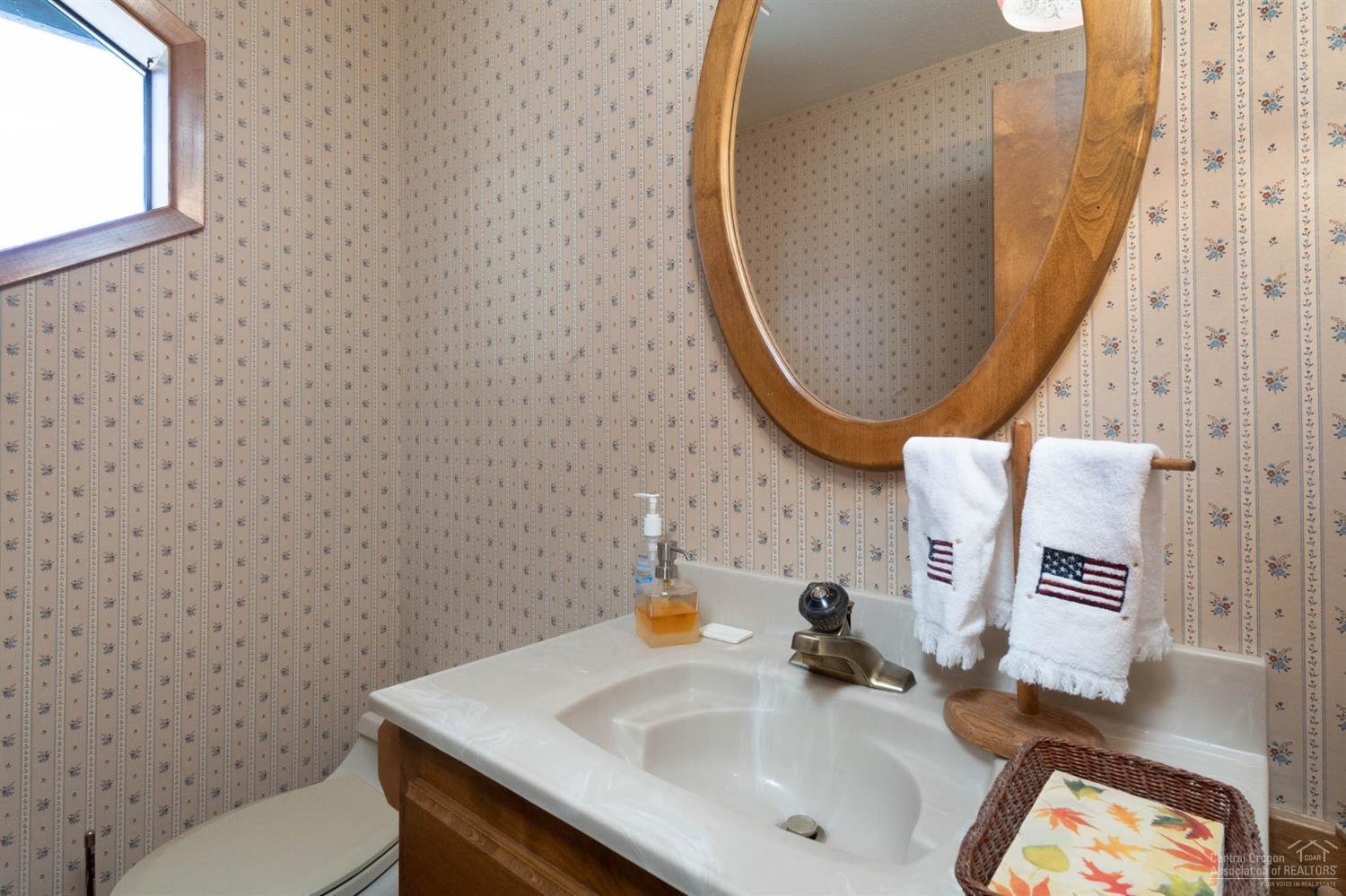 21565 Dale Road Bend, OR 97701 - Photo 16 of 23 Additional Photo
