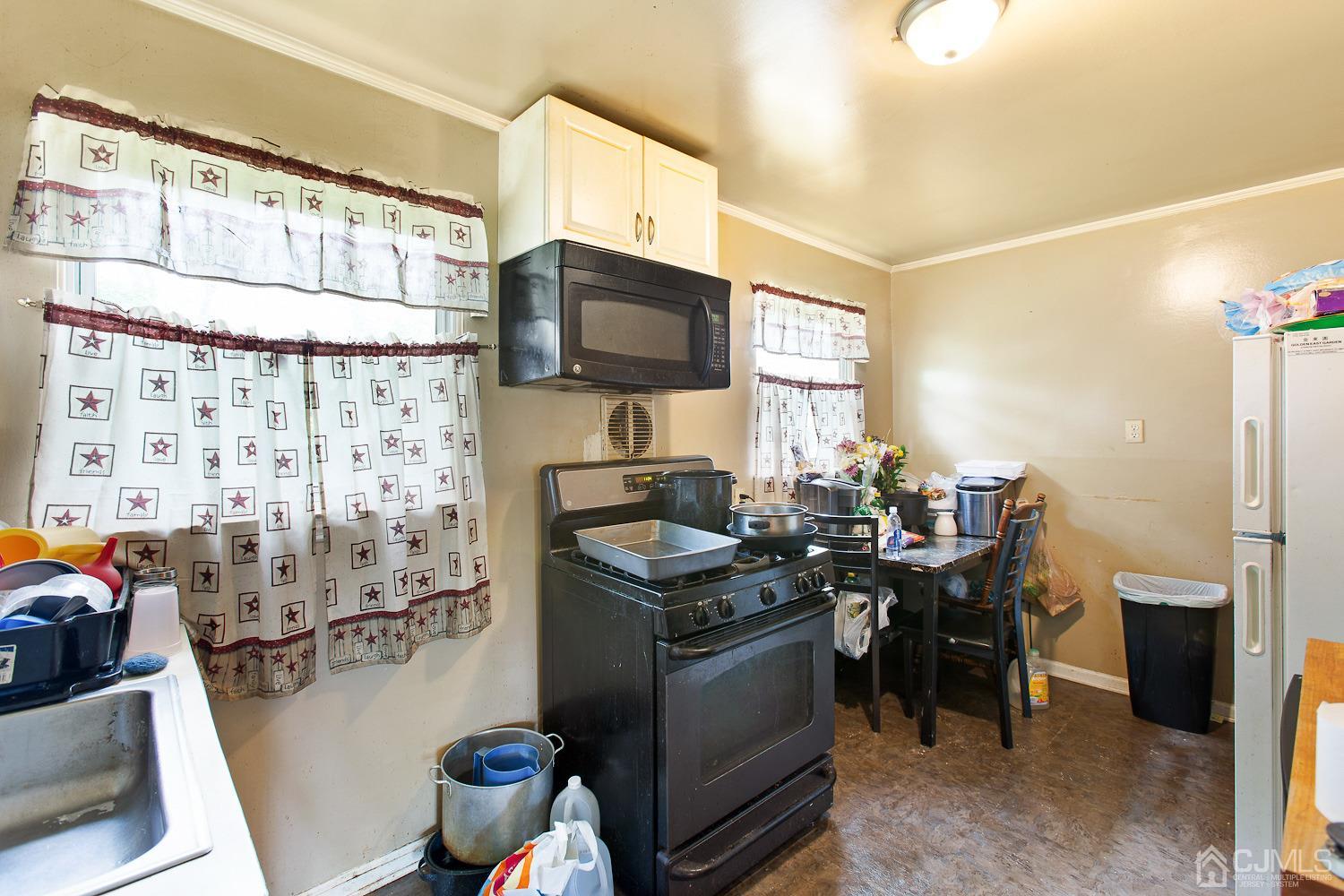30 Halstead Road New Brunswick, NJ 08901 - Photo 8 of 18 Gallery Image 8