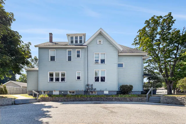 $450,000 | 210 North Lavinia Street, Ludington, MI 49431
