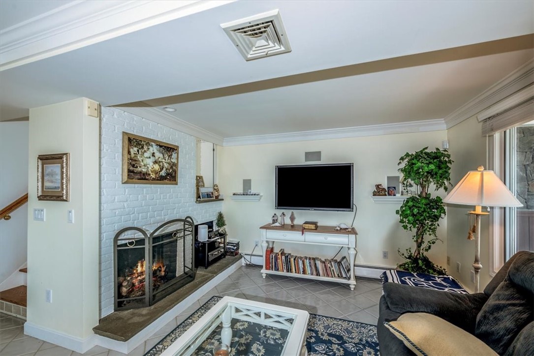 324 Colonel John Gardner Road Narragansett, RI 02882 - Photo 11 of 45