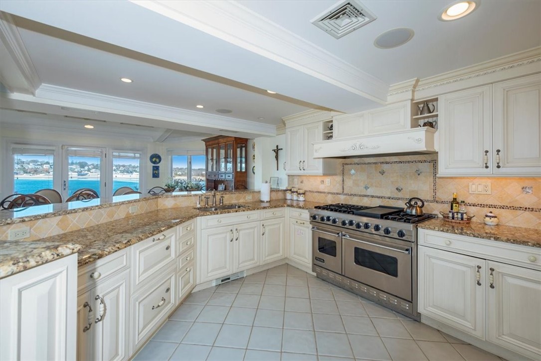 324 Colonel John Gardner Road Narragansett, RI 02882 - Photo 18 of 45