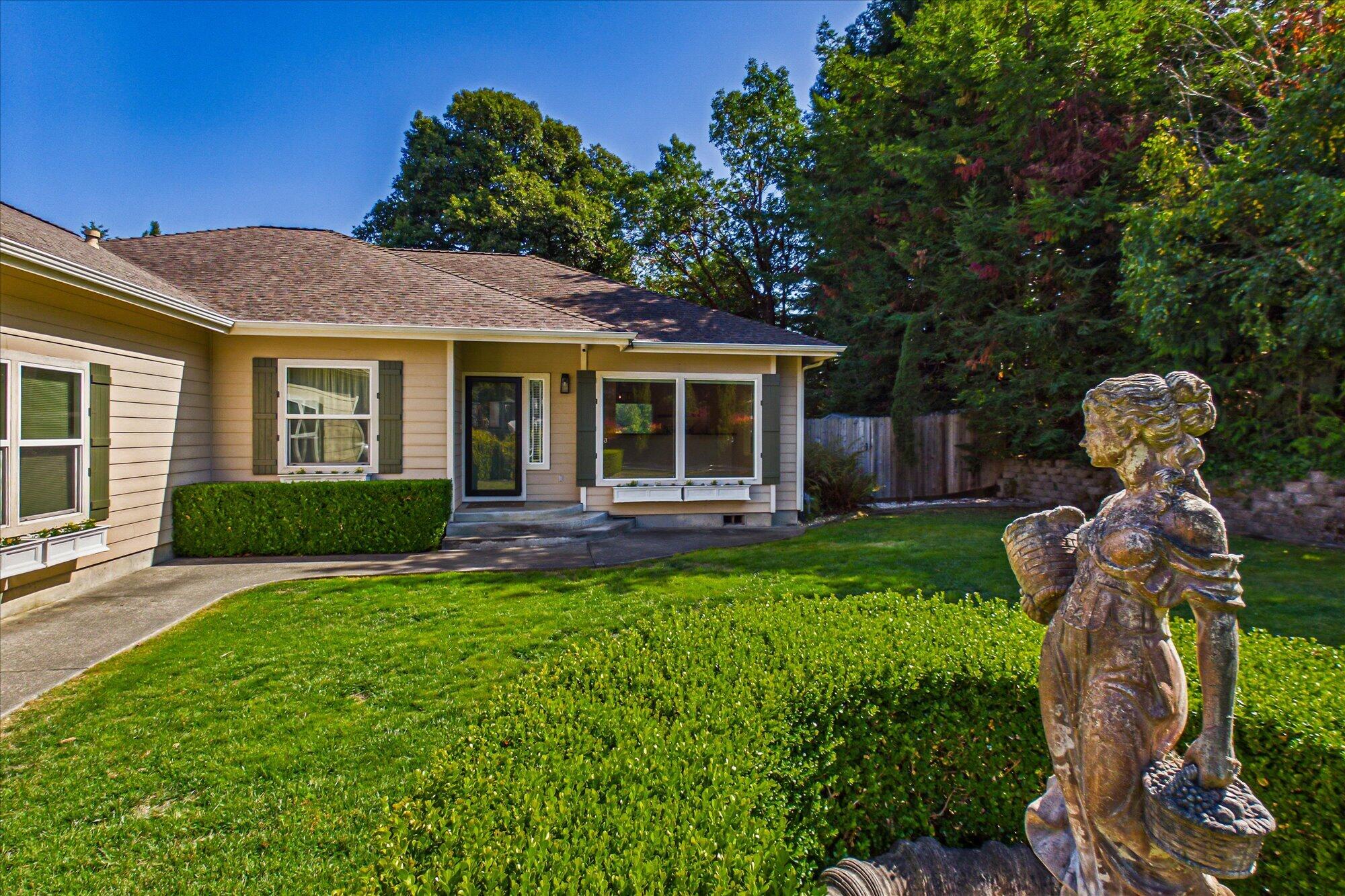 172 Grayland Heights Road Rio Dell, CA 95562 - Photo 7 of 77 Gallery Image 7