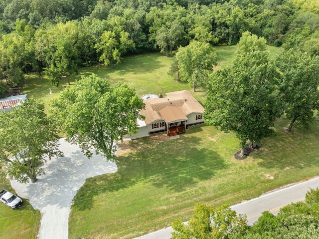 6748 West Farm Road 26, Willard, MO 65781