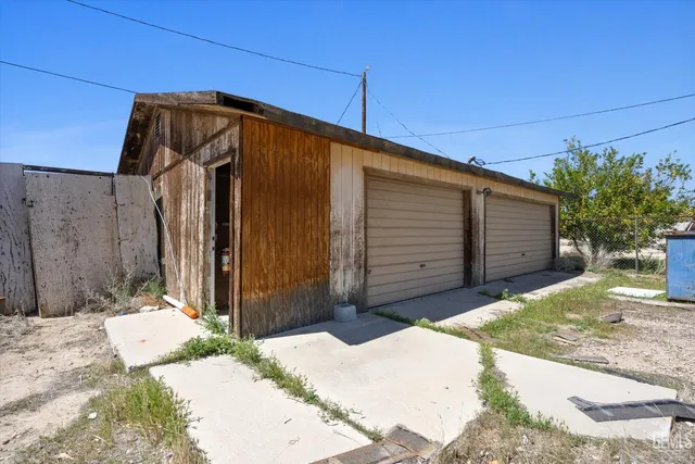 $450,000 | Undisclosed Address, Taft, CA 93268