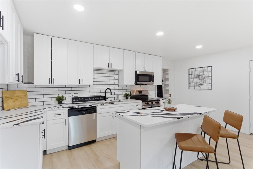 4474 Burke Road Fort Worth, TX 76119 - Photo 15 of 38