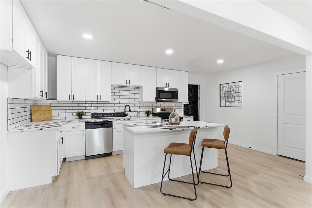 4474 Burke Road Fort Worth, TX 76119 - Photo 17 of 38