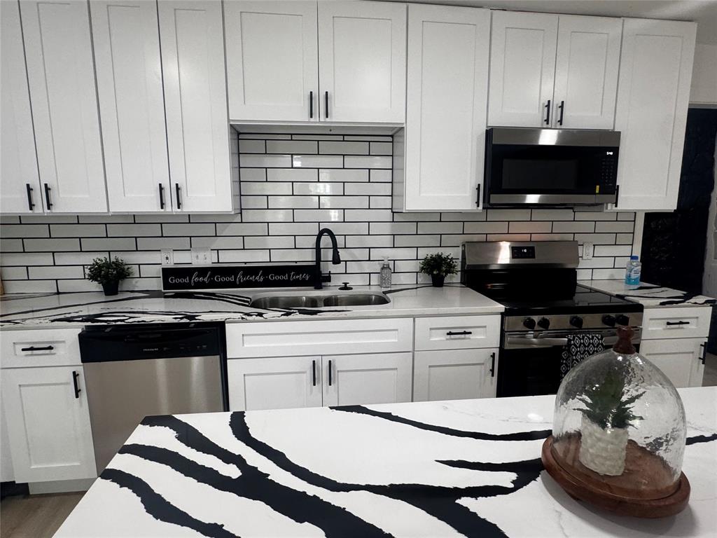 4474 Burke Road Fort Worth, TX 76119 - Photo 5 of 38