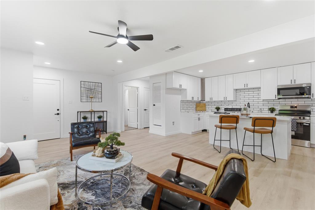 4474 Burke Road Fort Worth, TX 76119 - Photo 6 of 38