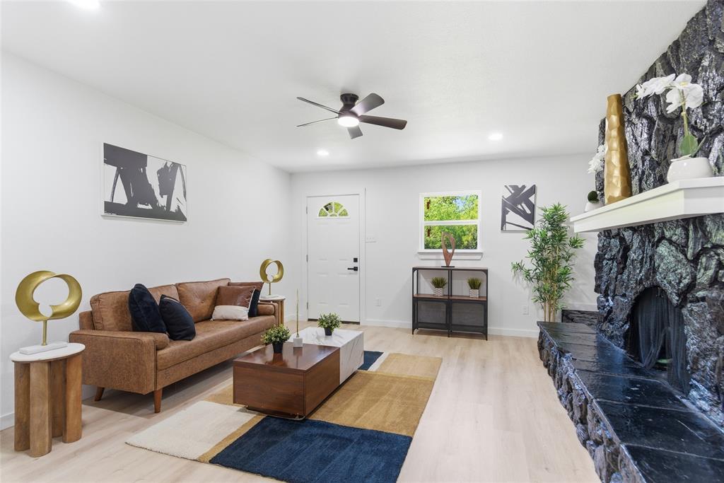 4474 Burke Road Fort Worth, TX 76119 - Photo 8 of 38